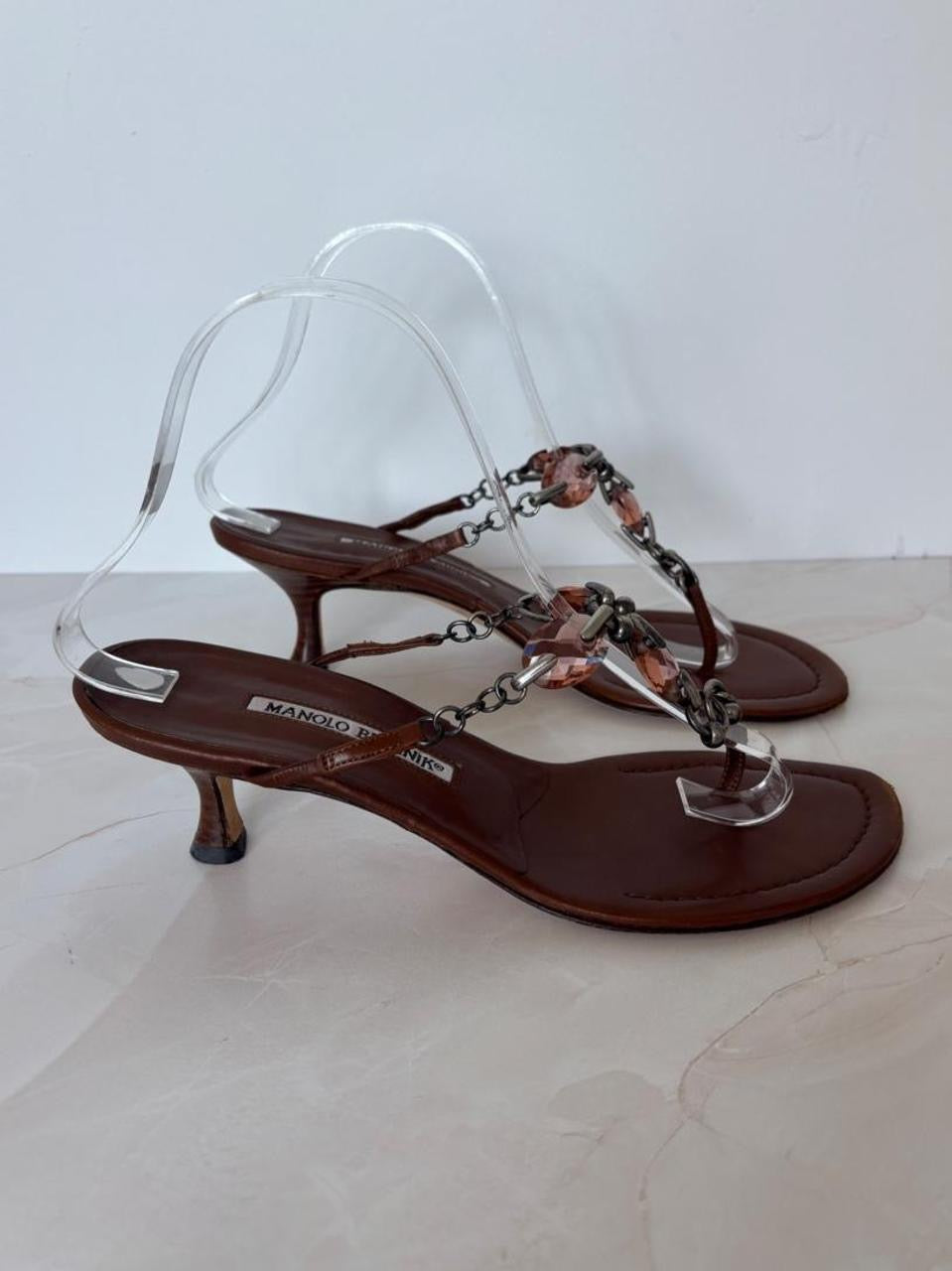 Manolo Blahnik EU 38 Chocolate Brown Leather Thong Sandal Kitten Heel