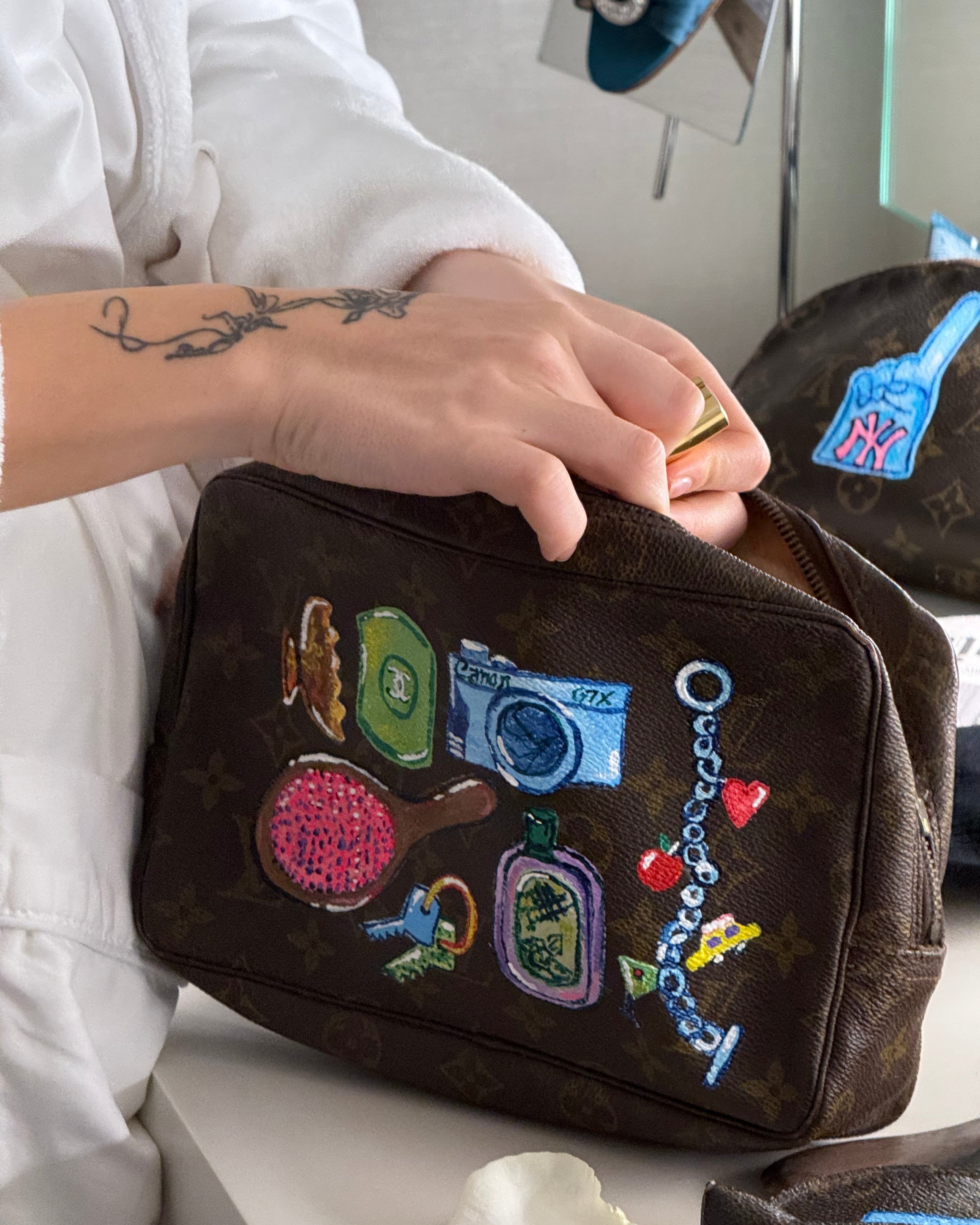 X-RAY XL Makeup Bag