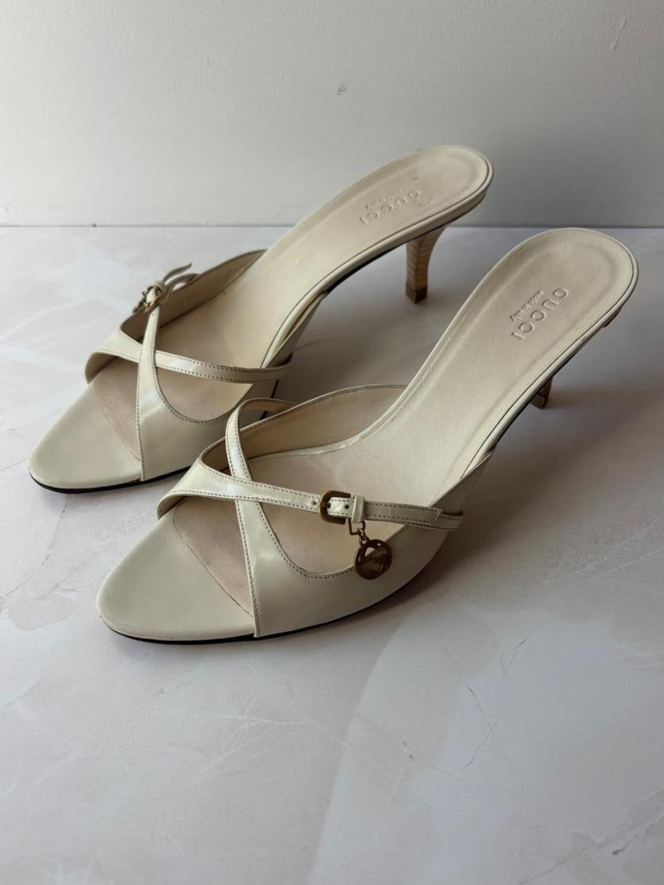 Gucci US 8 Ivory Leather Sandal