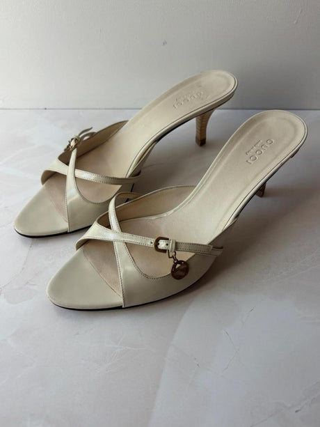 Gucci US 8 Ivory Leather Sandal