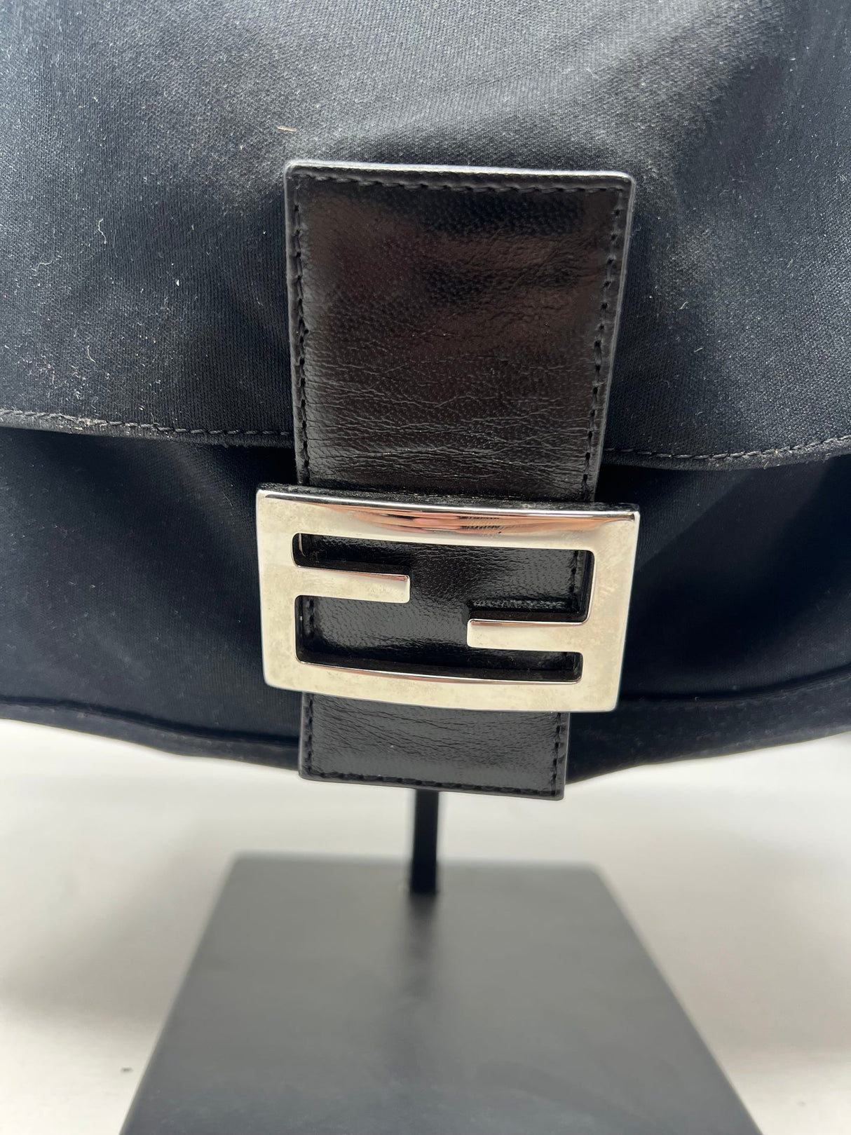 #69 Fendi Mamma Baguette Black neoprene Leather