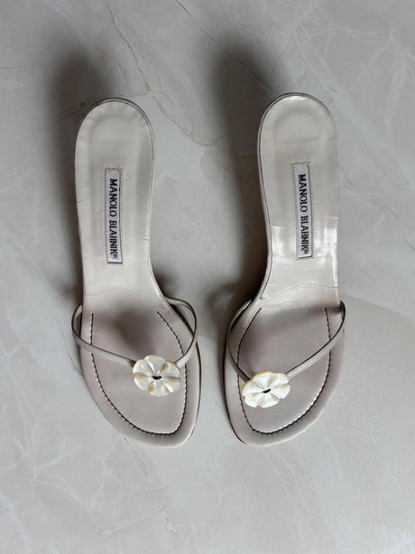 Manolo Blahnik EU 38.5 Ivory Leather Thong Sandal