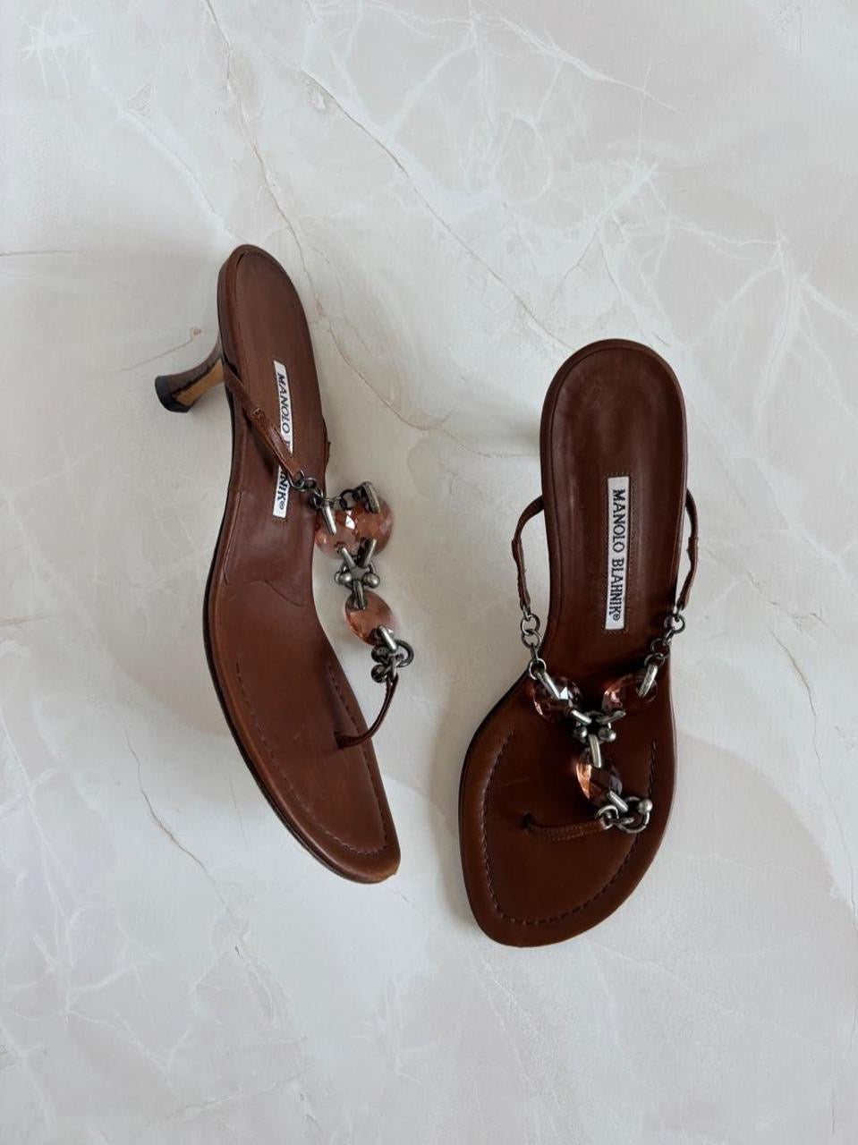 Manolo Blahnik EU 38 Chocolate Brown Leather Thong Sandal Kitten Heel