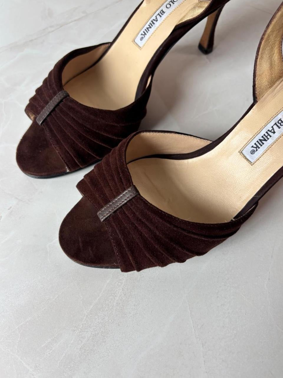 Manolo Blahnik EU 38 Chocolate Brown Suede Pleated Peep Toe Slingback
