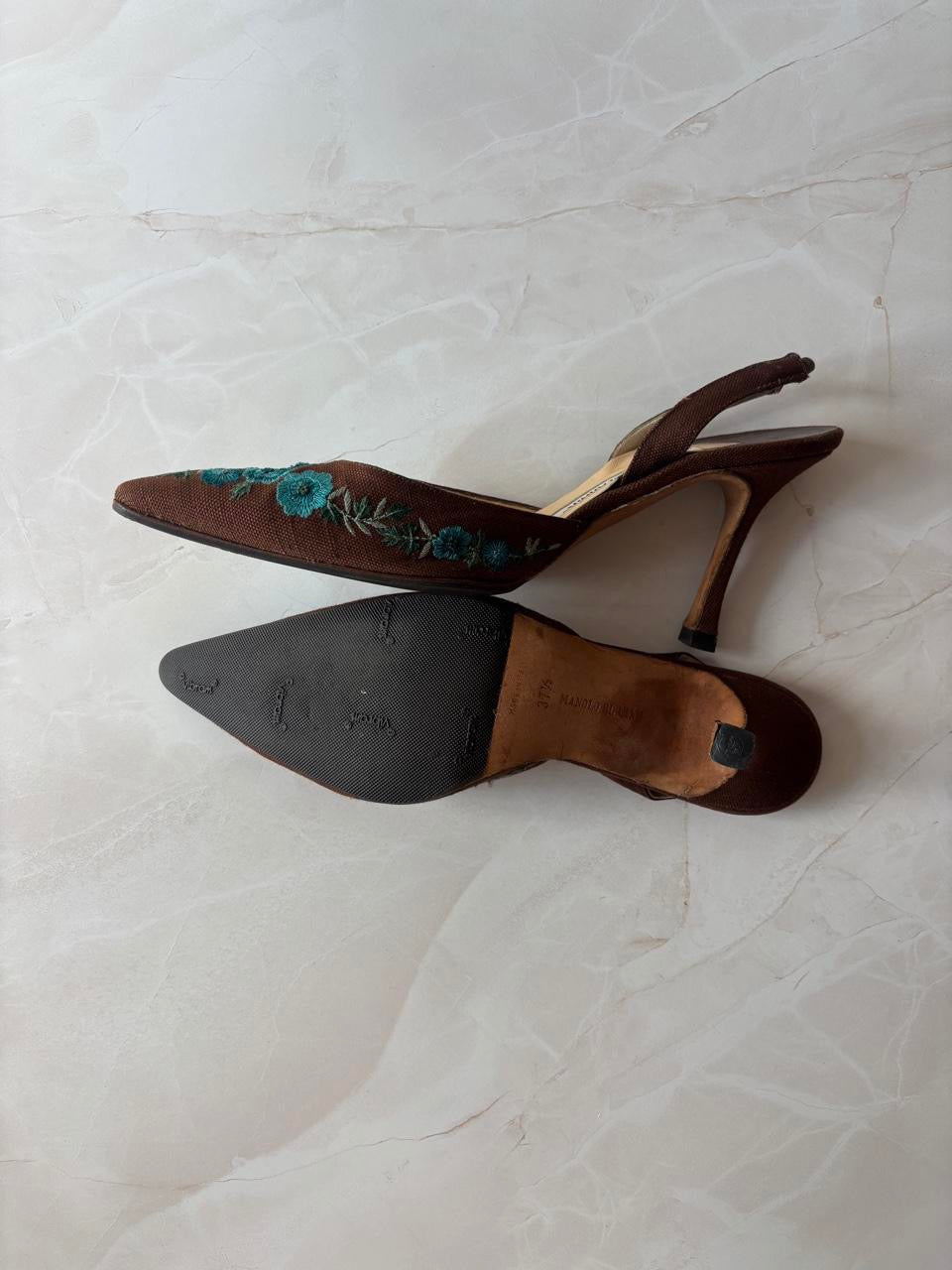 Manolo Blahnik EU 37.5 Brown Floral Embroidered Pointed Toe Slingback