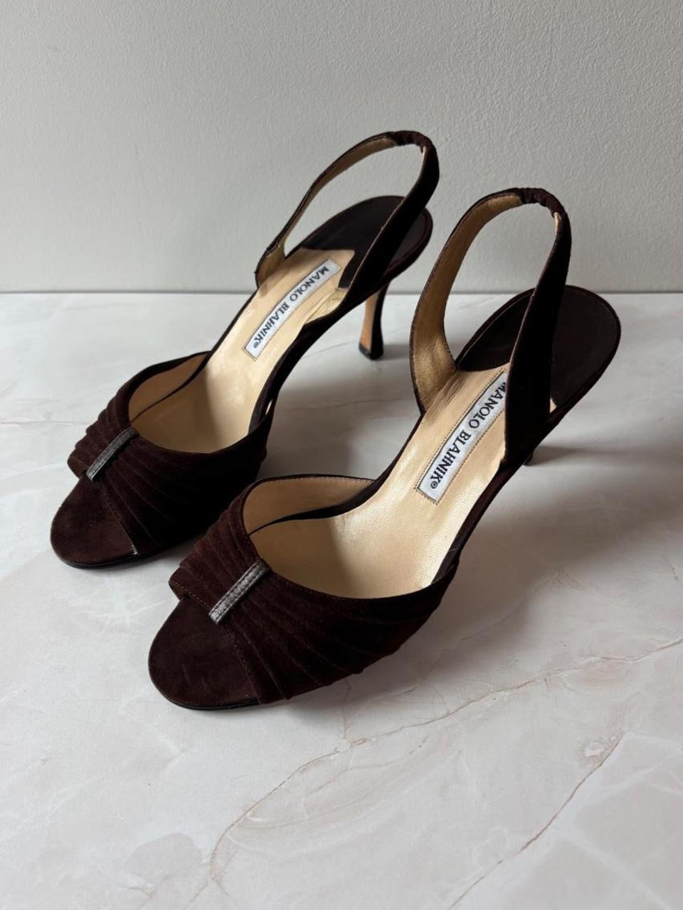 Manolo Blahnik EU 38 Chocolate Brown Suede Pleated Peep Toe Slingback