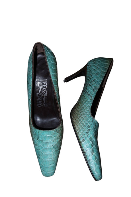 Salvatore Ferragamo blue python heels (7)