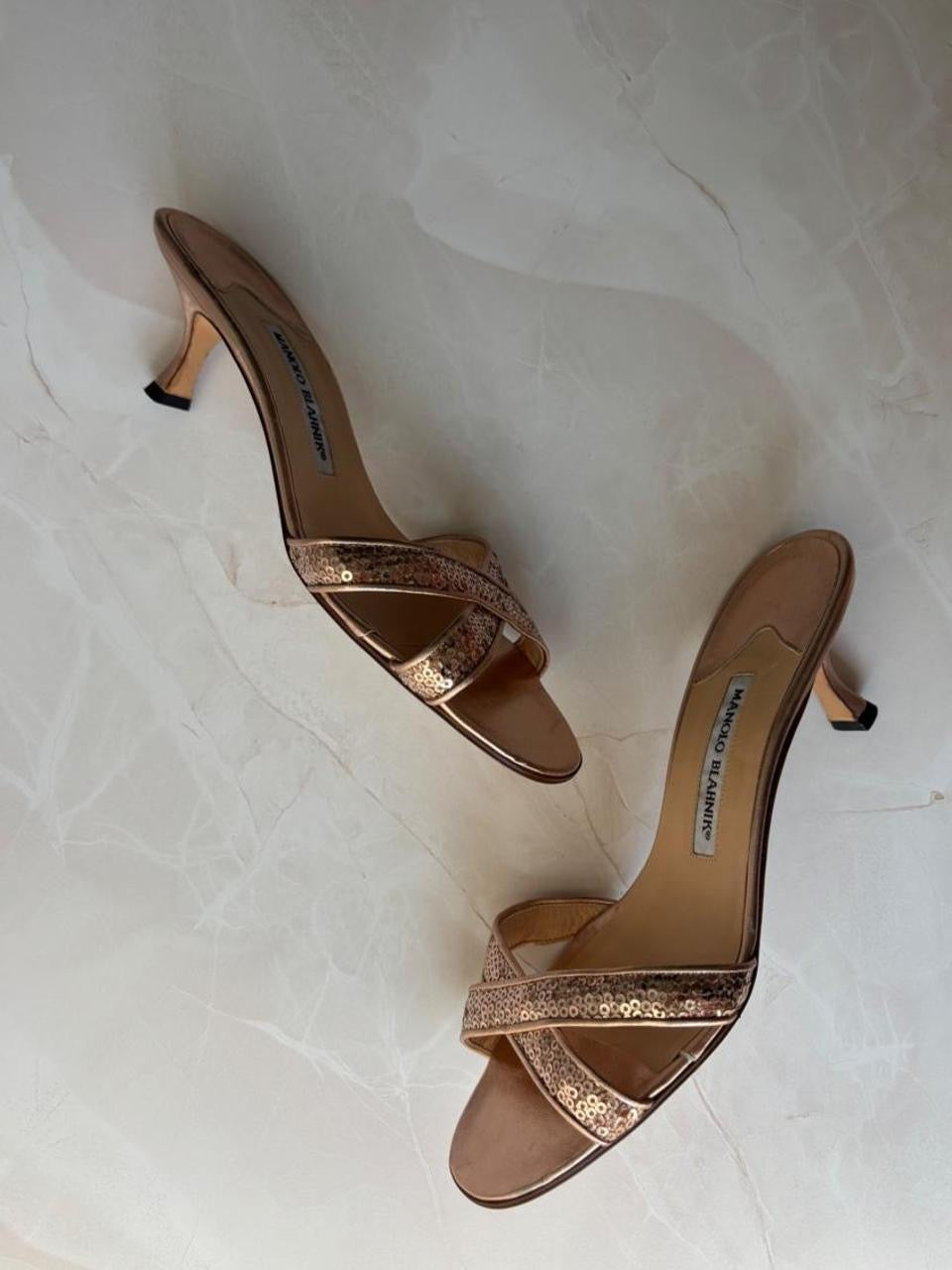 Manolo Blahnik EU 39.5 Rose Gold Sequin Strap Sandal