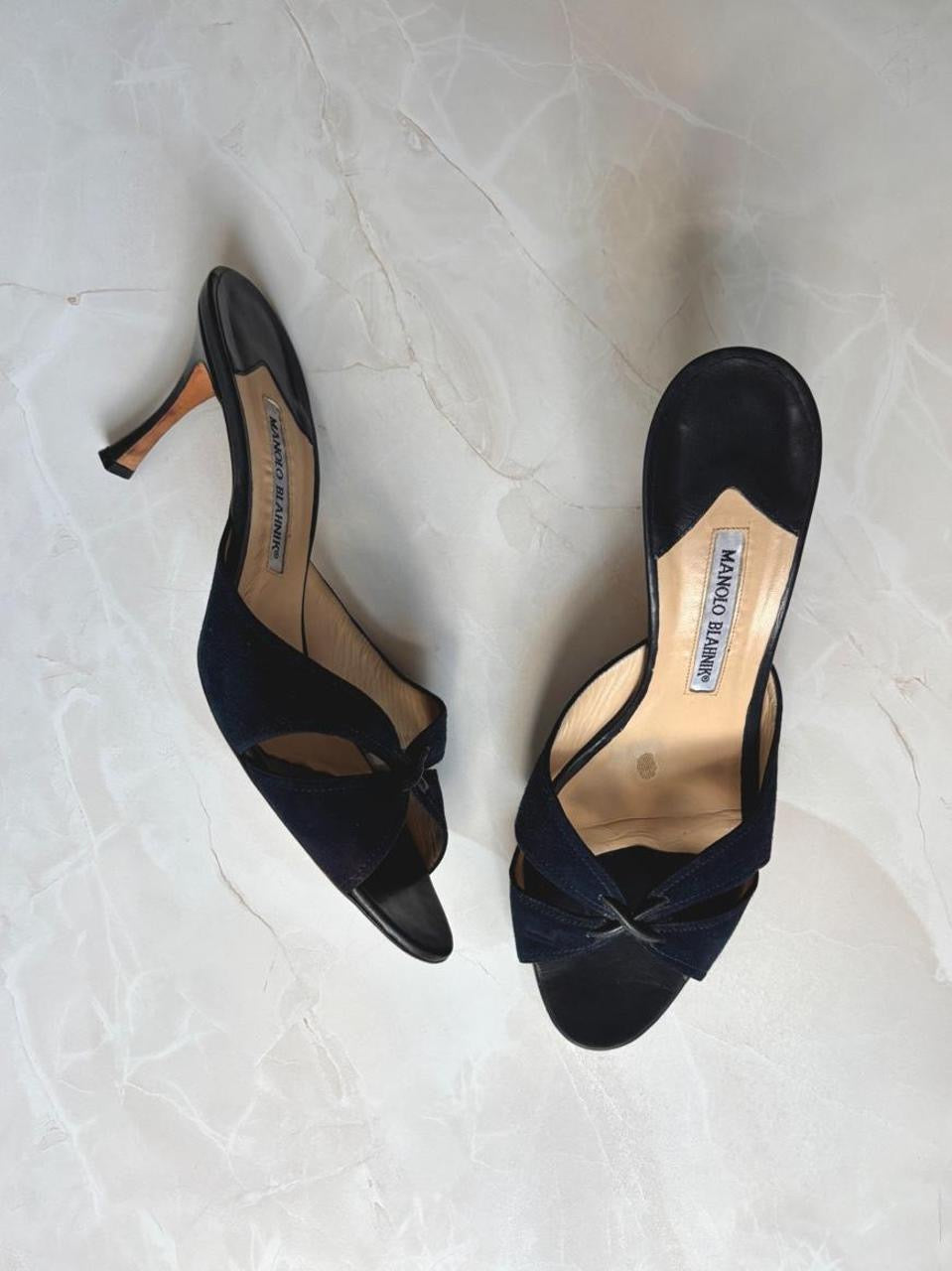 Manolo Blahnik EU 42 Navy Suede Crossover Open Toe Kitten Heel Mule