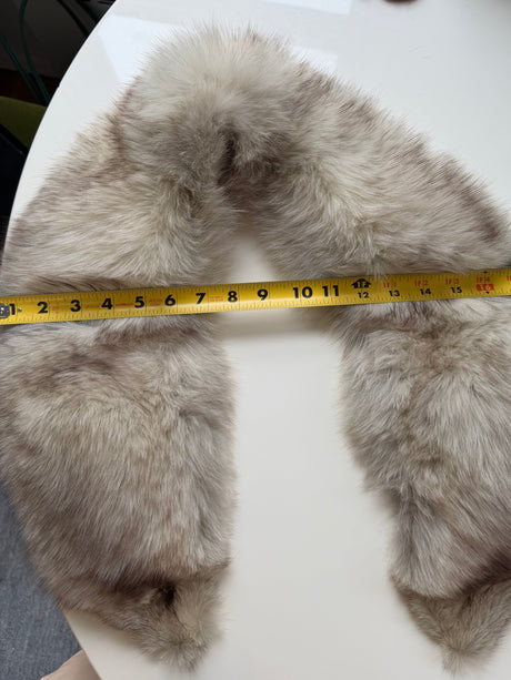 Luxurious Vintage White Fox Fur Lapel