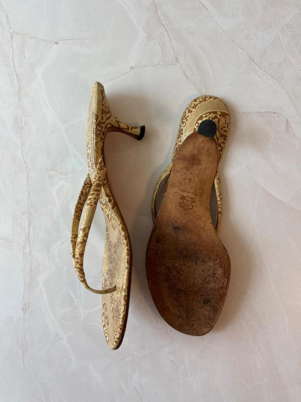 Manolo Blahnik EU 40.5 Gold Brocade Thong Sandal