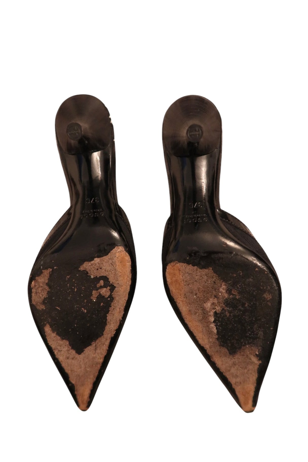 Gucci black canvas GG monogram mules Tom Ford era. Gold-tone hardware, patent leather trim  (37C)