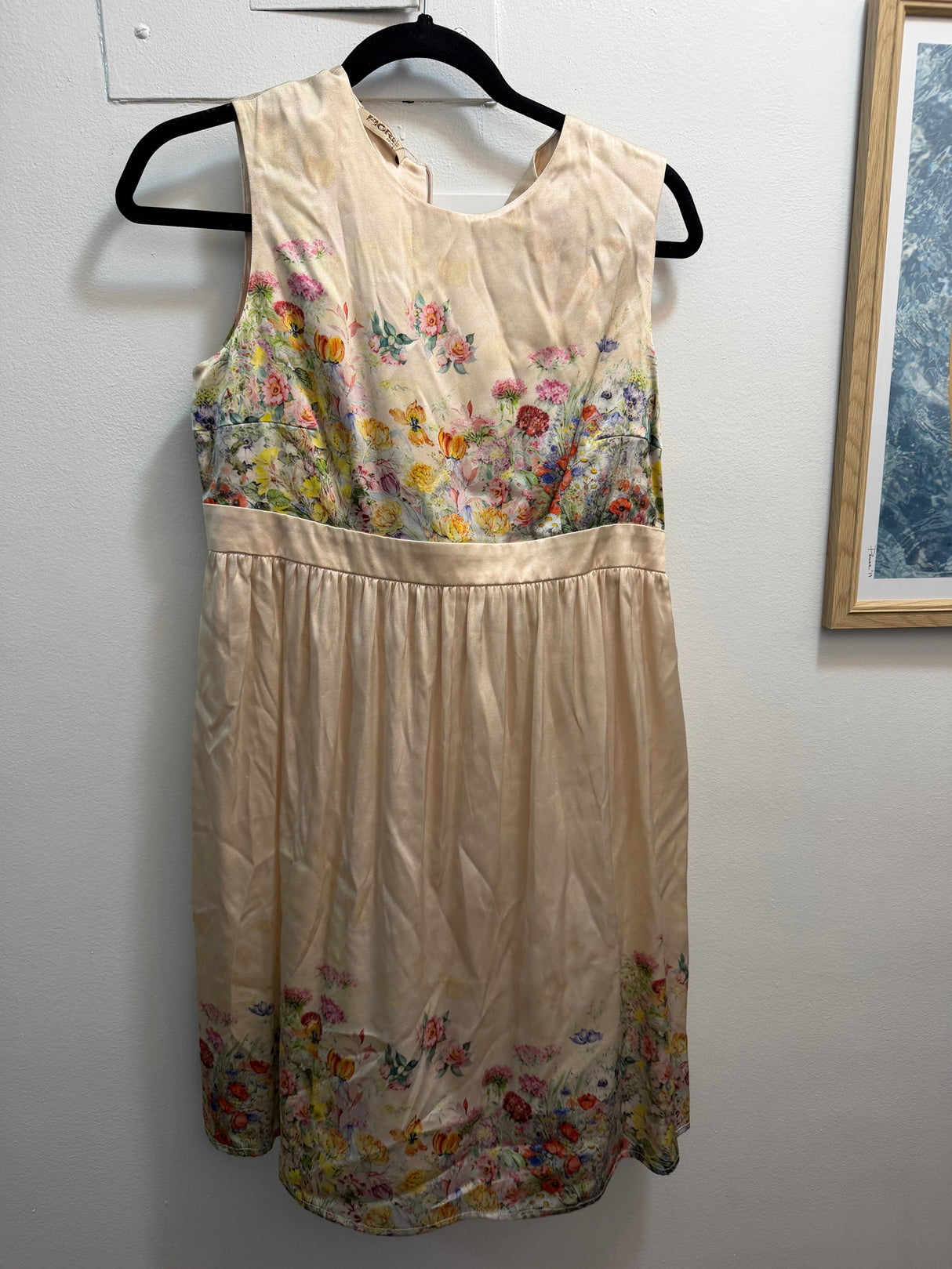 100% silk made in Italy white dress with floral detail