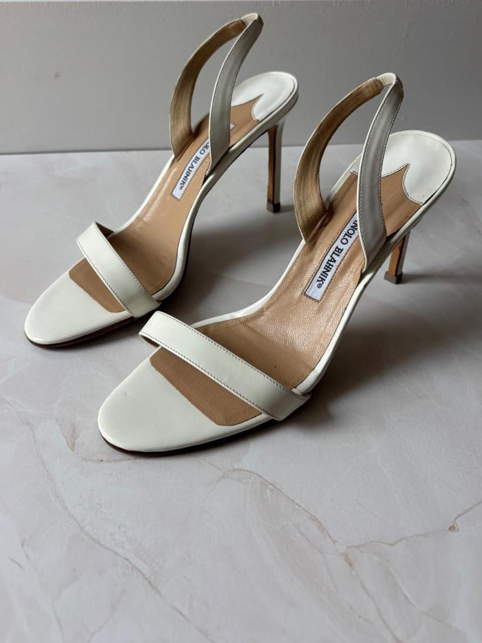 Manolo Blahnik EU 40 Ivory Patent Leather Slingback