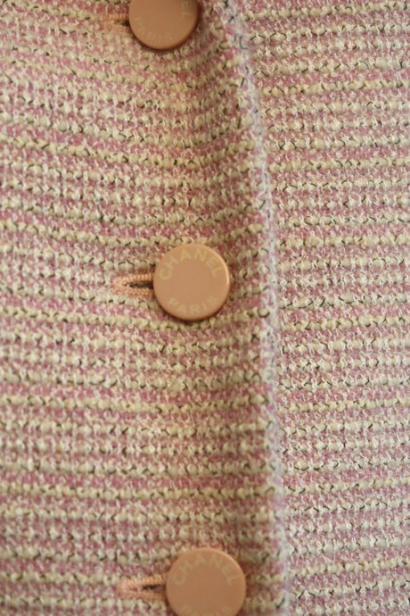 Chanel 2003 pink tweed jacket with pink buttons size 44