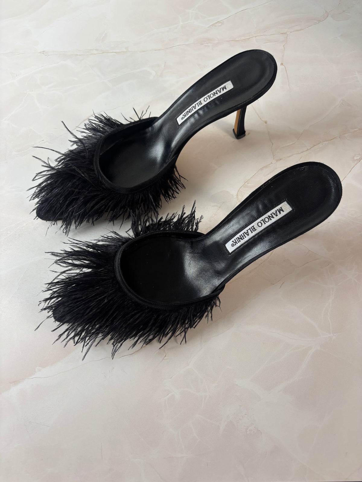 Manolo Blahnik EU 39 Black Satin Ostrich Feather Pointed Mule
