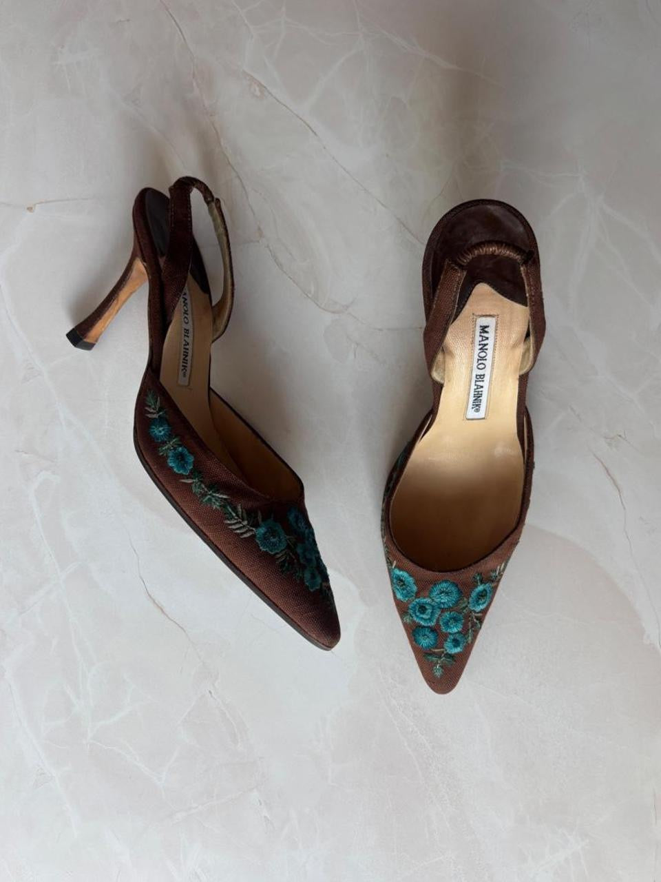 Manolo Blahnik EU 37.5 Brown Floral Embroidered Pointed Toe Slingback