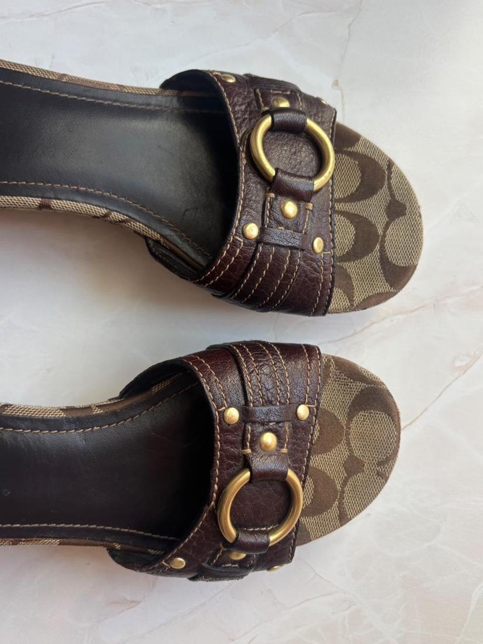 Coach US 8.5 Tan/brown Monogram Canvas Open Toe Wedge Mule