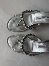 Manolo Blahnik EU 39 Silver Leather Crystal Thong Kitten Heel Sandal
