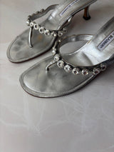 Manolo Blahnik EU 39 Silver Leather Crystal Thong Kitten Heel Sandal