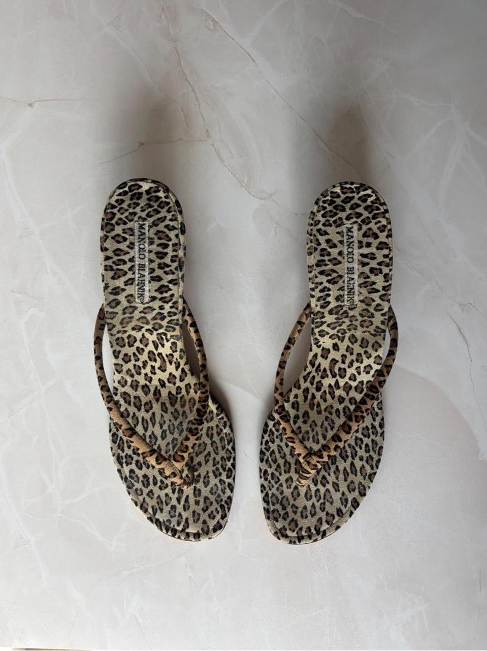 Manolo Blahnik EU 41 Leopard Print Suede Thong Kitten Heel Sandal