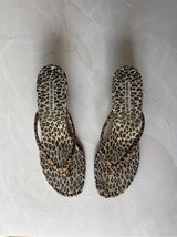 Manolo Blahnik EU 41 Leopard Print Suede Thong Kitten Heel Sandal