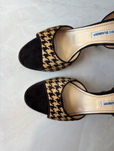 Manolo Blahnik EU 38.5 Tan and Black Houndstooth Calf Hair D'Orsay Pump
