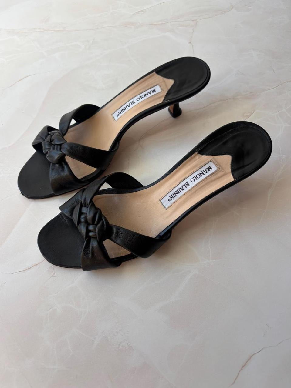 Manolo Blahnik EU 39.5 Black Leather Braided Knot Kitten Heel Sandal
