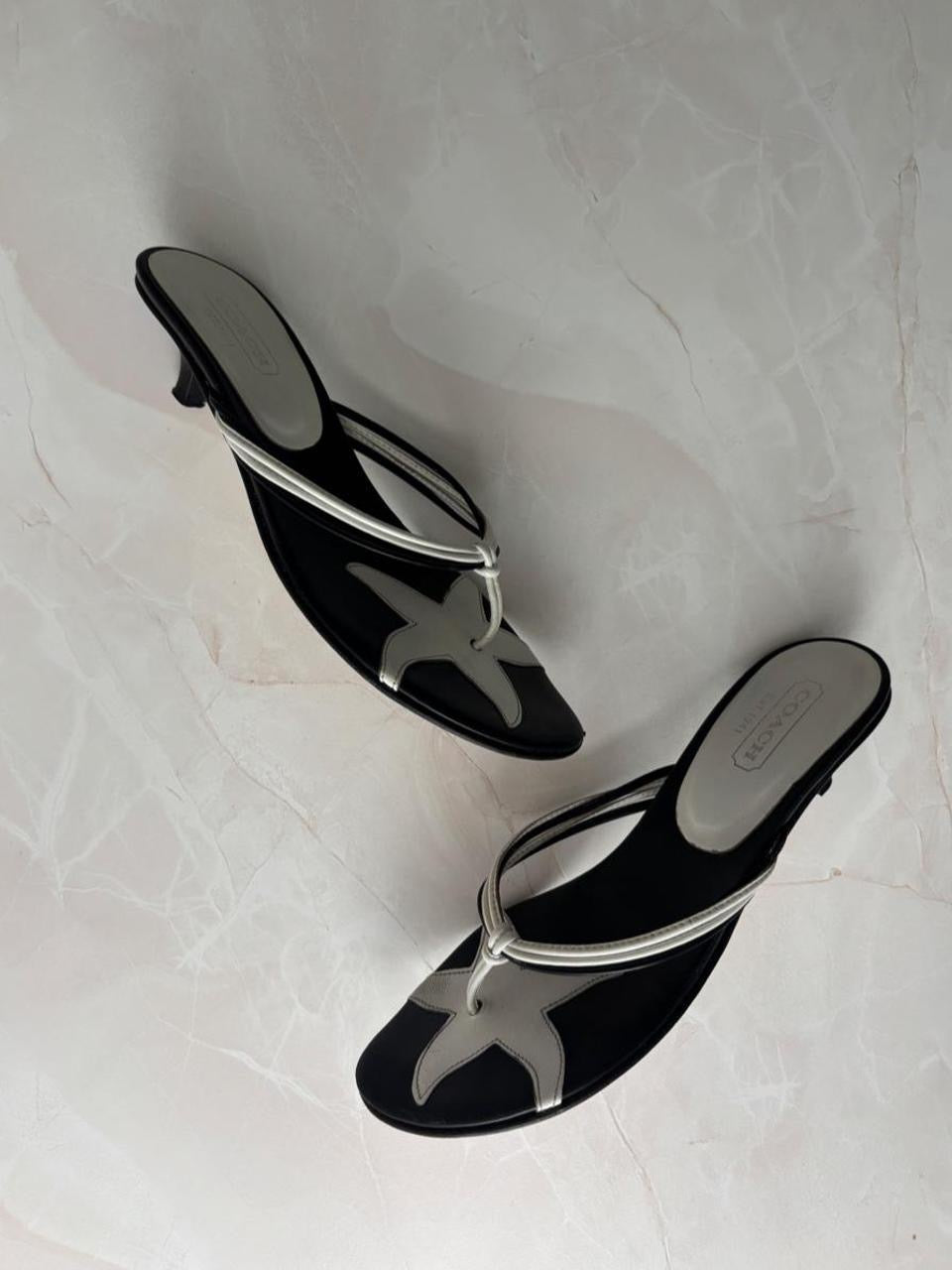Coach US 8.5 Black and White Leather Open Toe Thong Sandal
