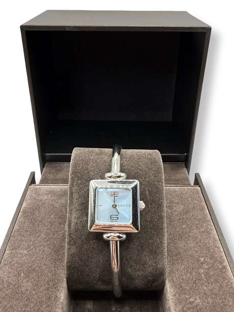 Gucci Vintage 1900L Bangle Watch