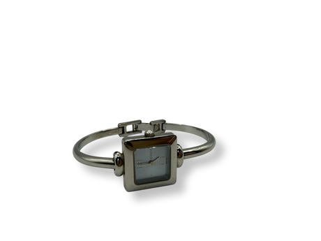 Gucci Vintage 1900L Bangle Watch