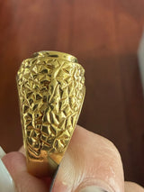 Unisex 18K Italian Textured Gold and Oval Onyx Ring