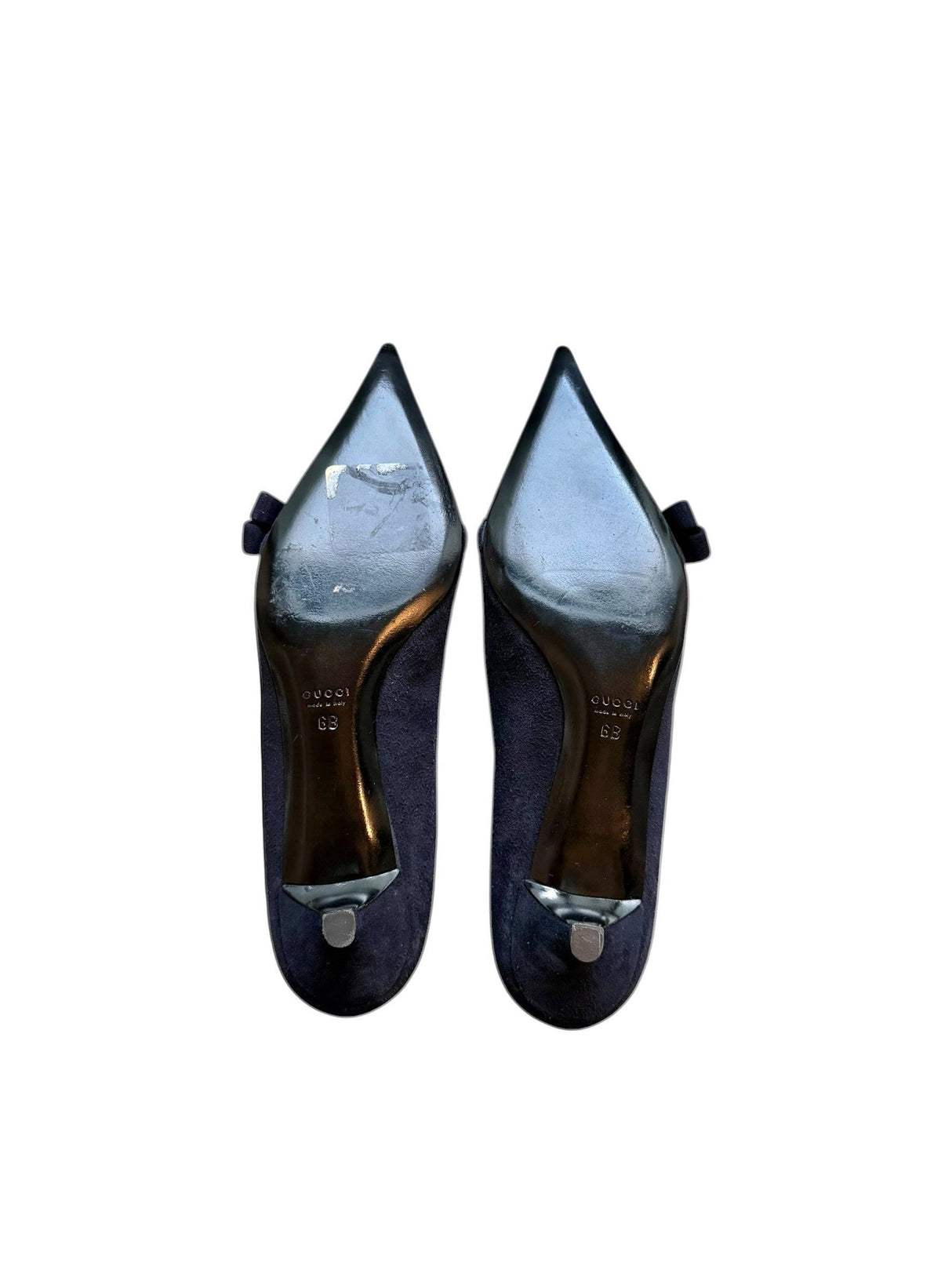 Gucci dark blue suede kitten heels with charms (6)