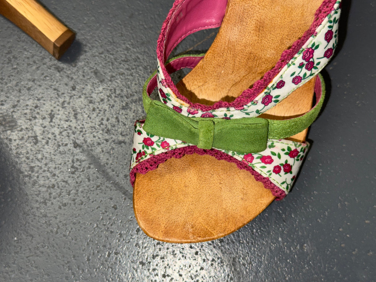 White Floral and Wooden Heels US 8