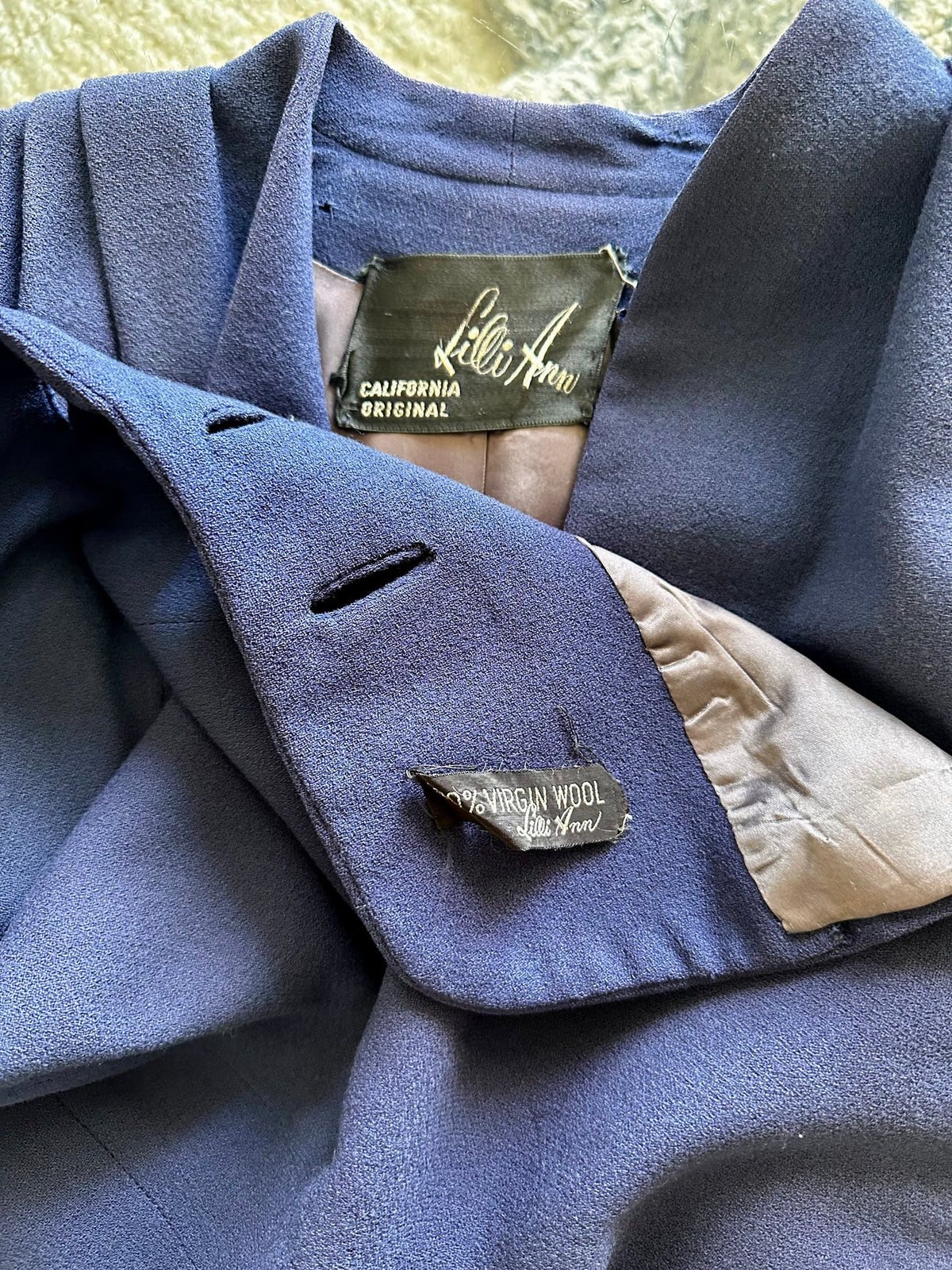 1940 Lilli Ann  Navy pleated sleeve kimono style blazer