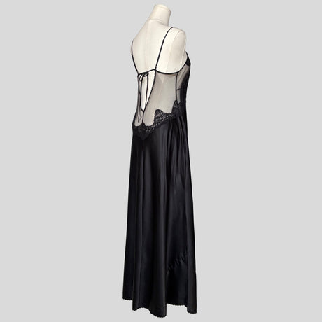 Backless silky gown in black