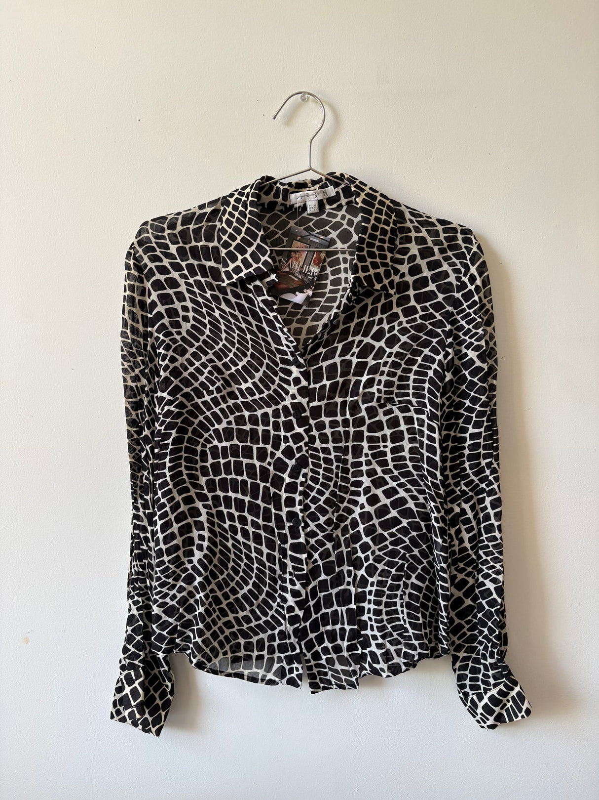 Un1deux2trois3 black and white giraffe pattern Button up