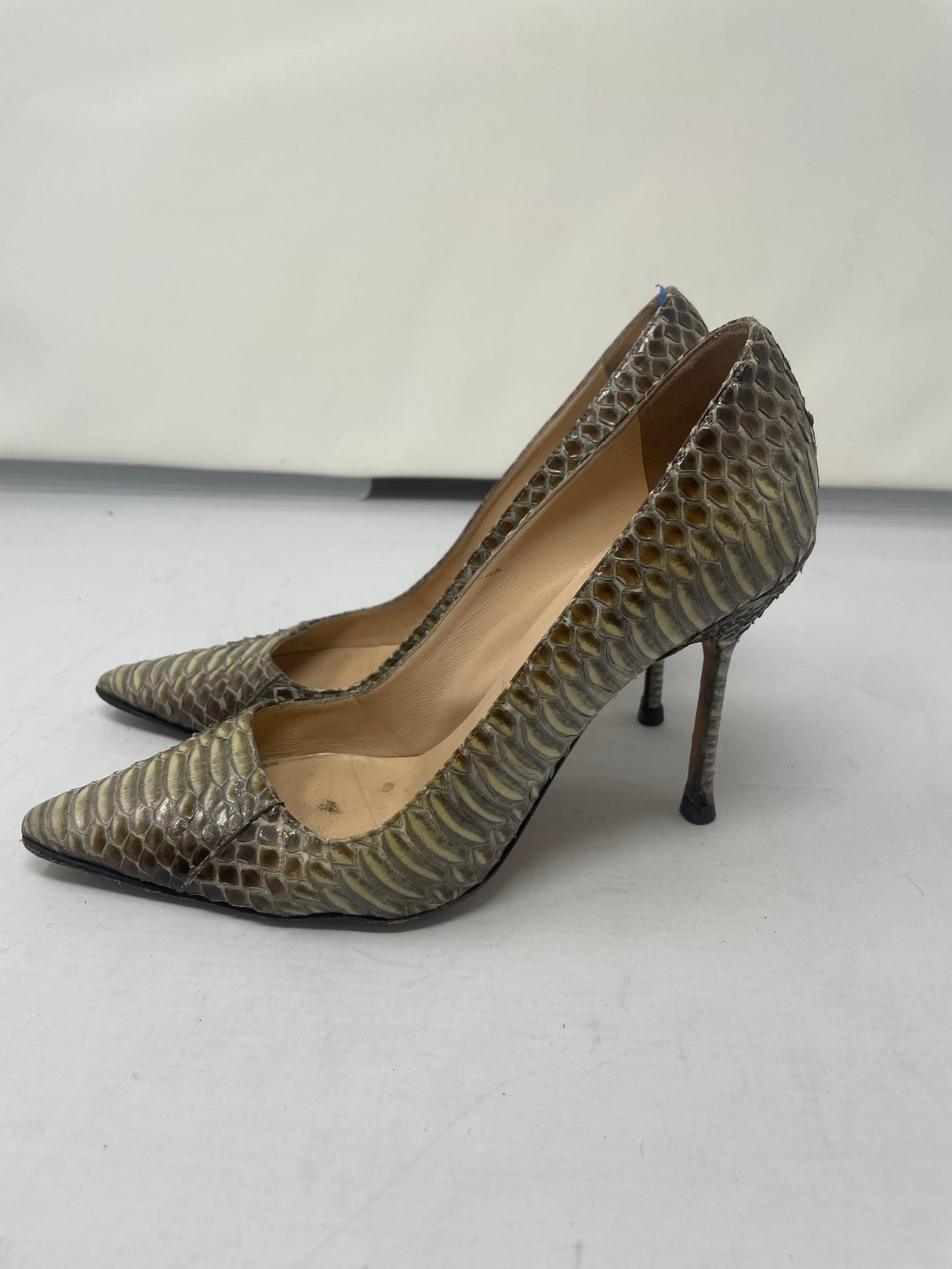 Manolo Blahnik Snakeskin Pumps 35.5