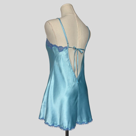 Sweetheart lace trim slip in light blue
