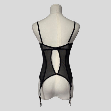 Mesh patterned corset