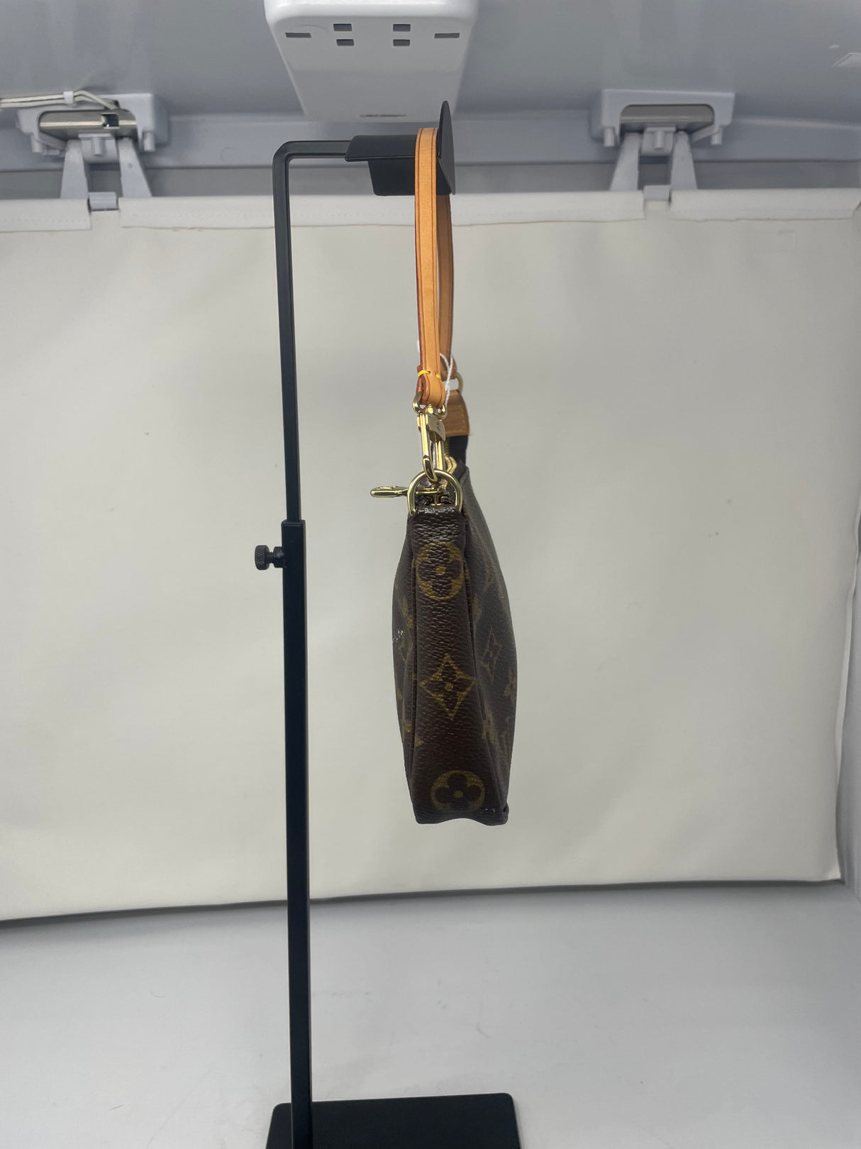 Louis Vuitton Monogram Pochette Accessoires Pouch Hand Bag