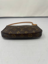 Louis Vuitton Monogram Pochette Accessoires Pouch Hand Bag
