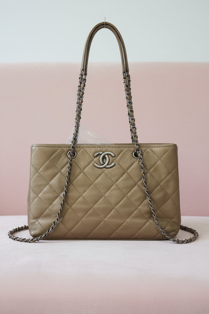 CHANEL Matelasse Caviar Skin COCO Mark Chain Tote Bag A90451