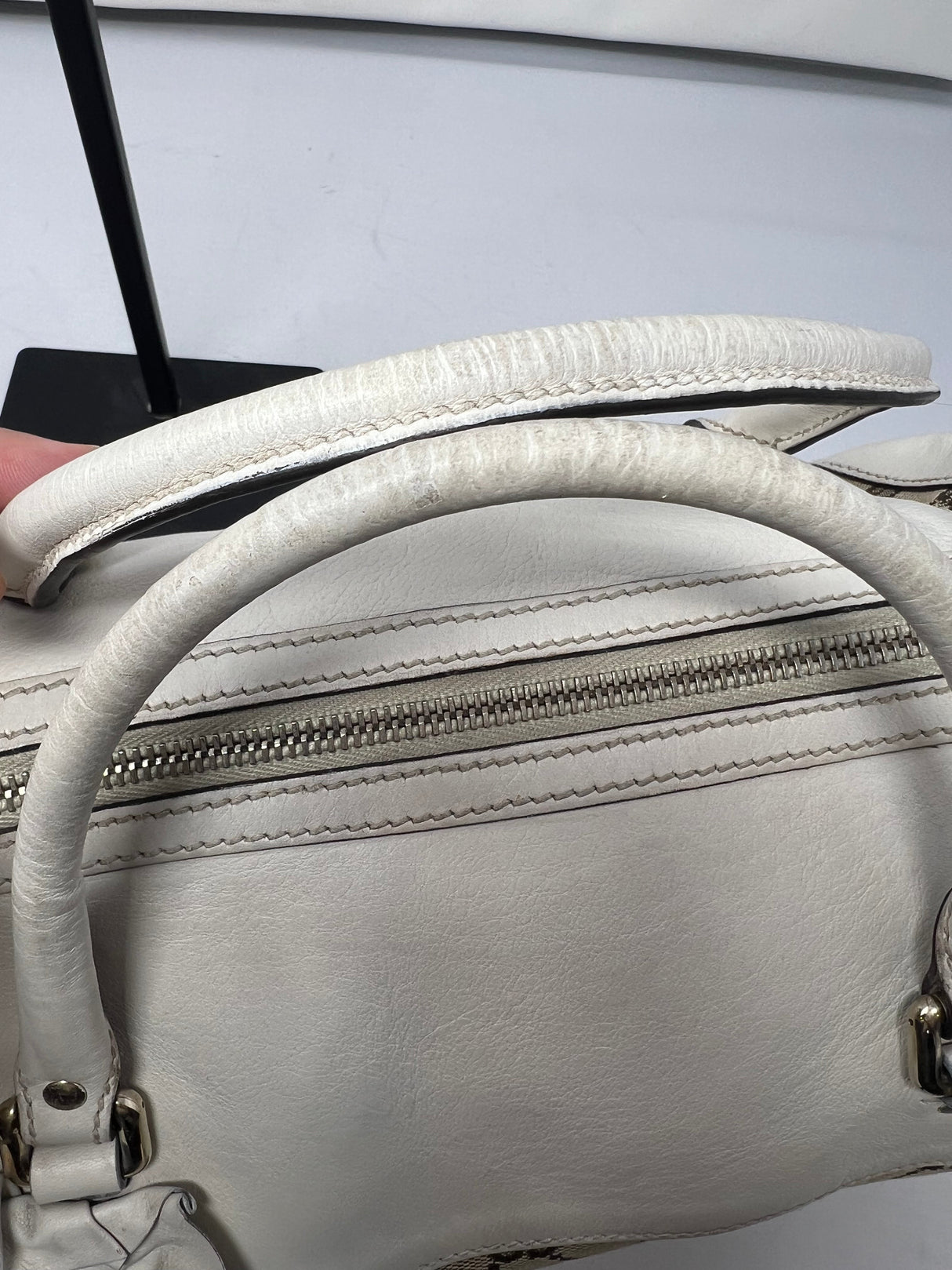 #19 gucci monogram barrel bag