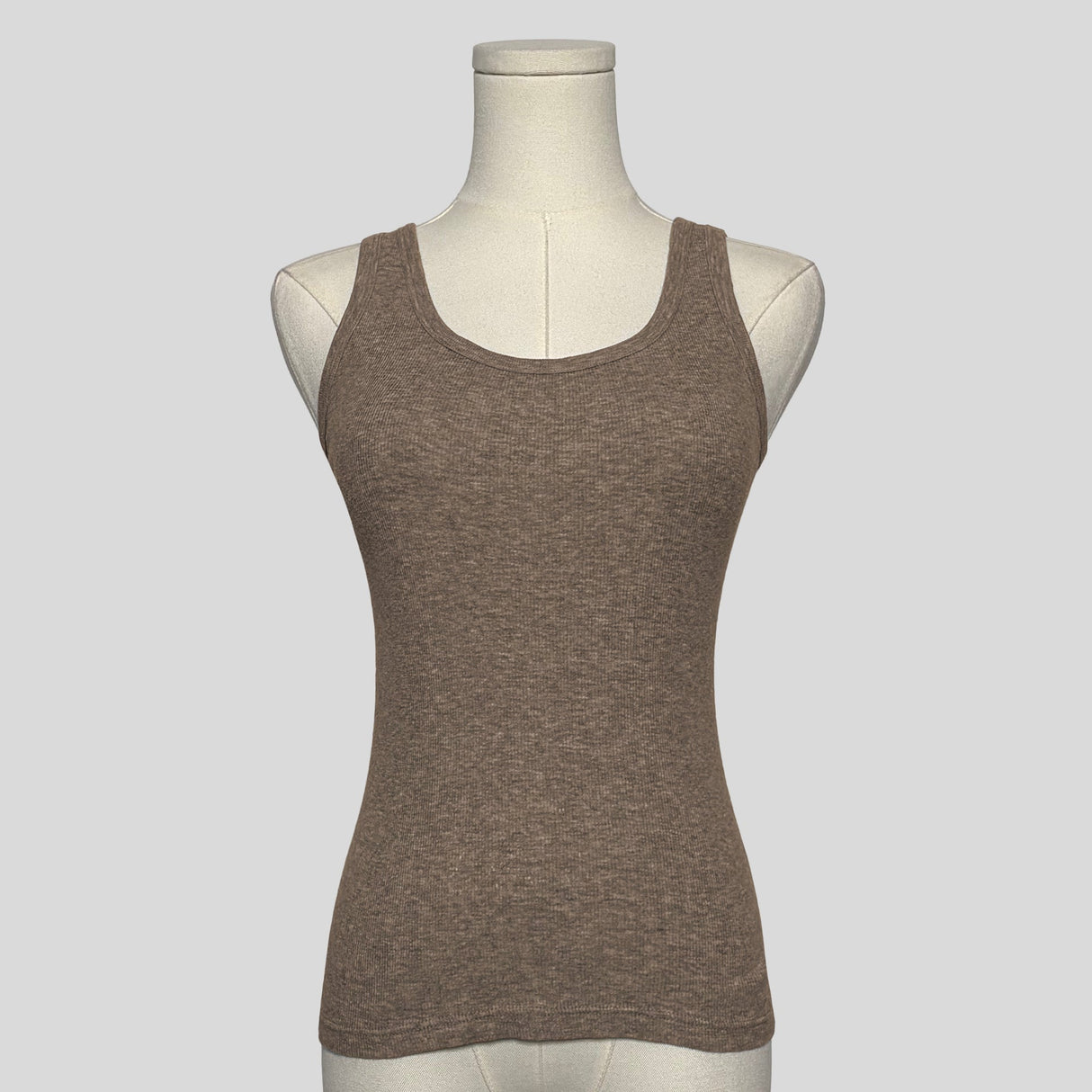 Basic ribbed tank top in brown