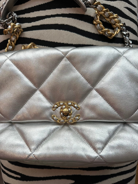 Chanel 22 Metallic Quilted Leather Shoulder Bag