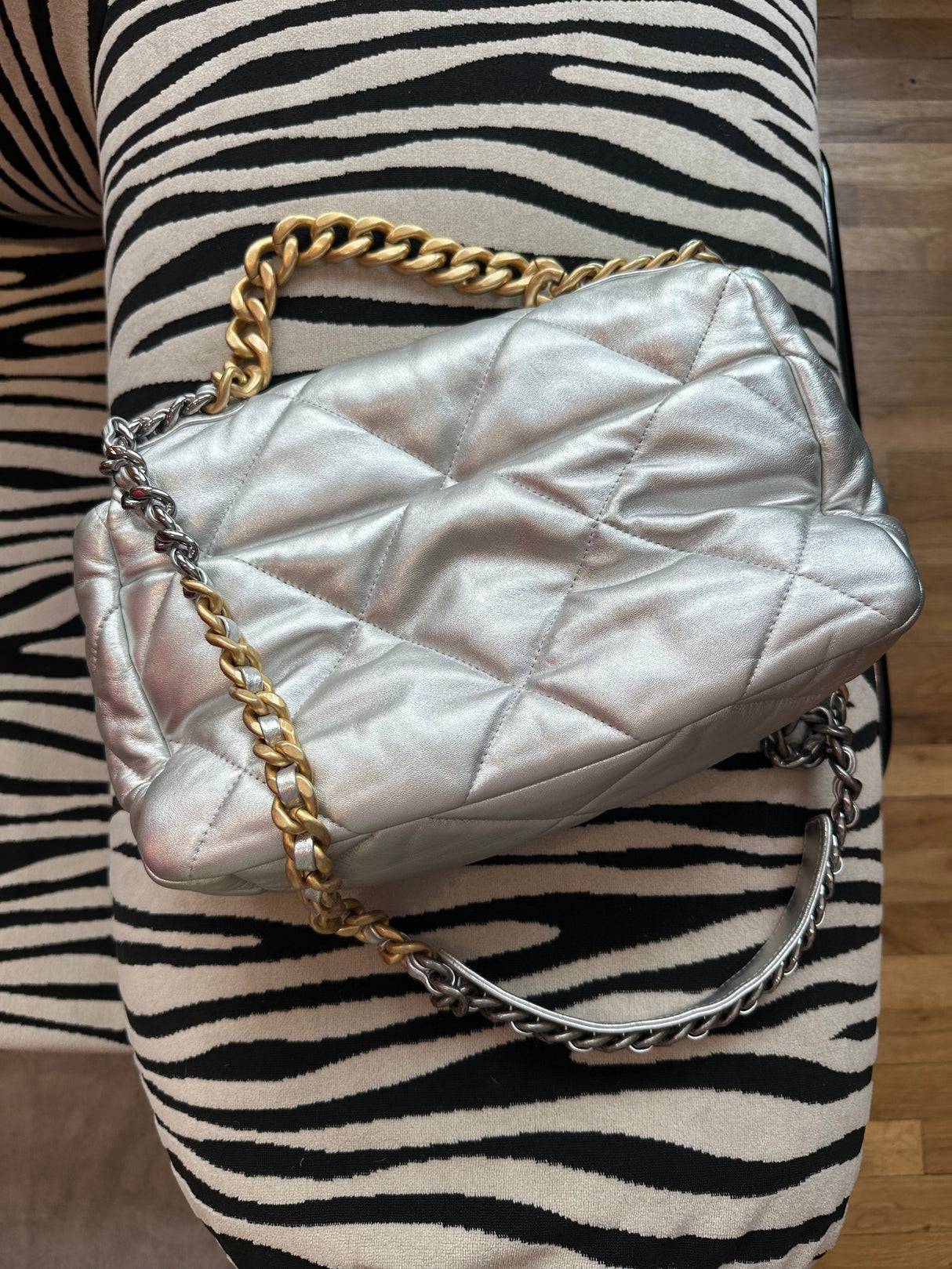 Chanel 22 Metallic Quilted Leather Shoulder Bag