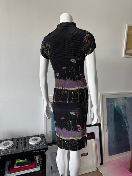 Black Floral Beaded Crinkle Midi Skirt