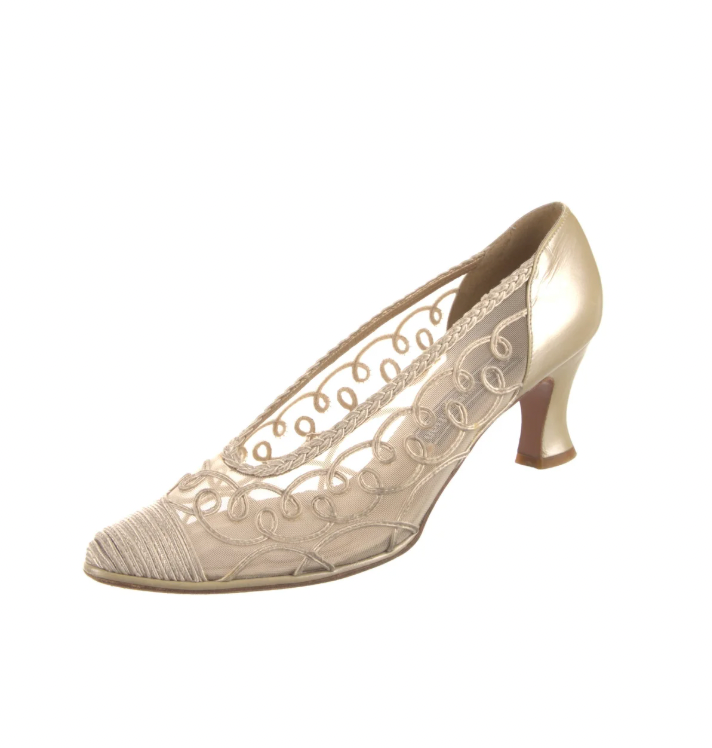 Stuart Weitzman Creme Stitched Pumps