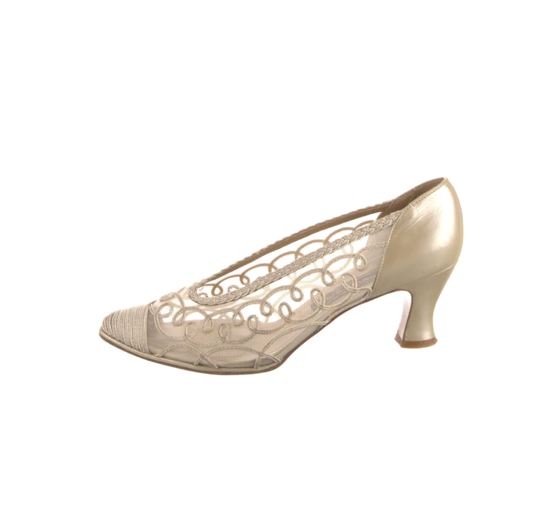 Stuart Weitzman Creme Stitched Pumps
